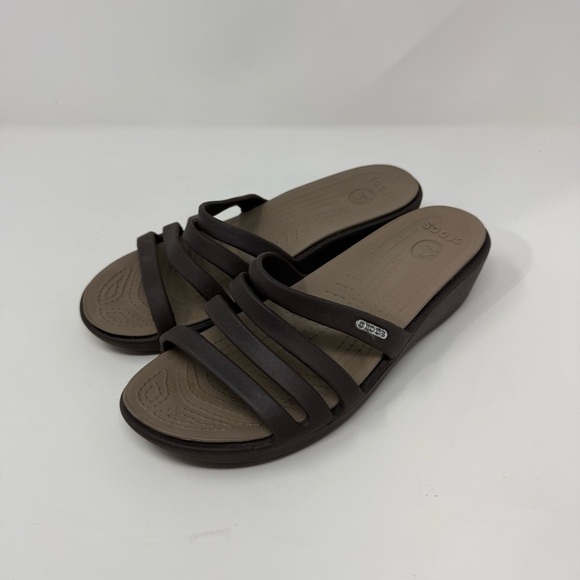 Crocs Wedge Sandals Women’s Size 8 Brown Strappy Slip-On Comfort Shoes - Picture 12 of 13